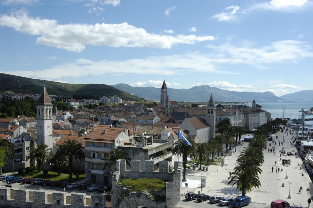 Apartments Marina Trogir Bagian luar foto